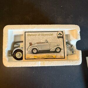 The National Motor Museum Mint - 1937 Chevy Cabriolet - 1:32 Scale